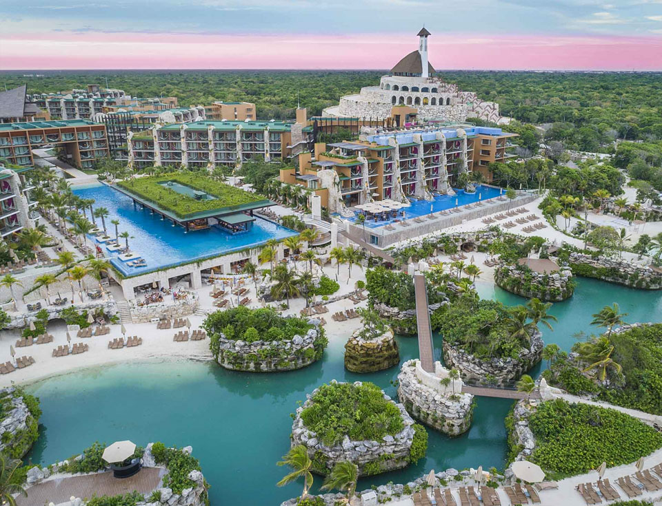 Xcaret Park — eco-archaeological park and underground rivers